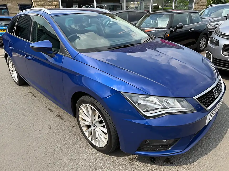 Used 2019 SEAT Leon Se Dynamic Blue - Front View