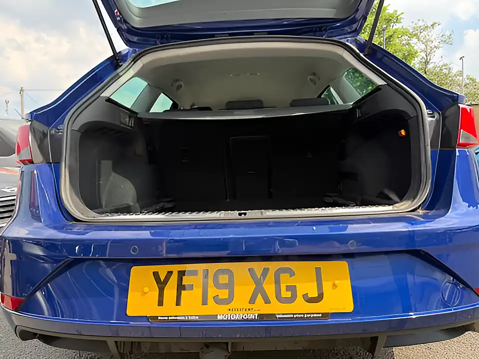 Used 2019 SEAT Leon Se Dynamic Blue - Interior and Exterior details 17