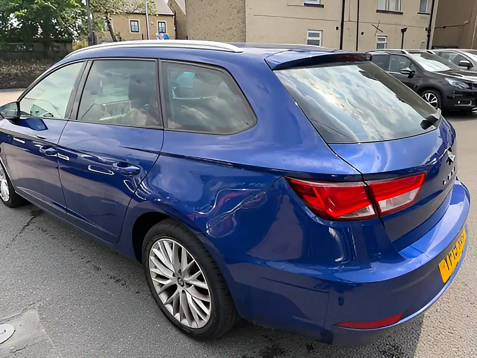 Used 2019 SEAT Leon Se Dynamic Blue - Interior and Exterior details 4