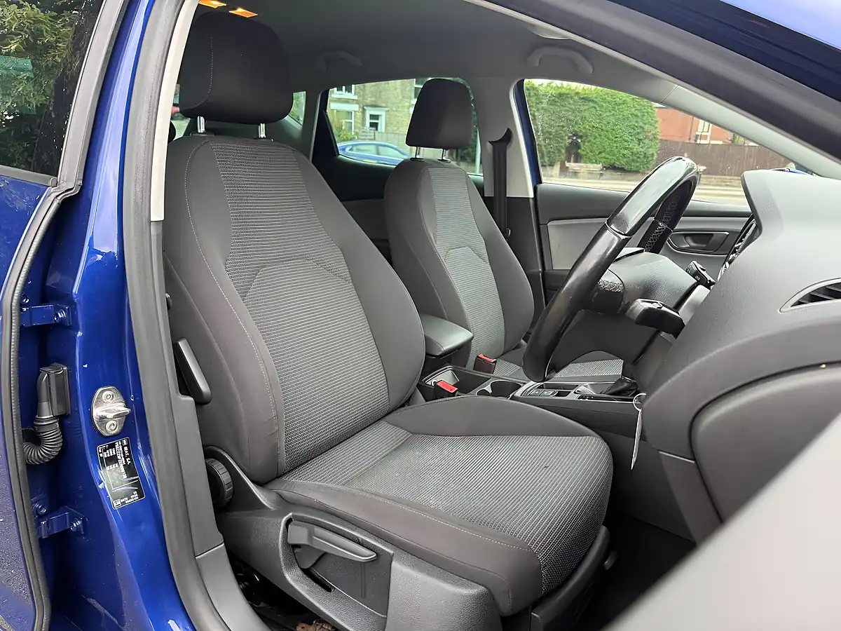 Used 2019 SEAT Leon Se Dynamic Blue - Interior and Exterior details 10