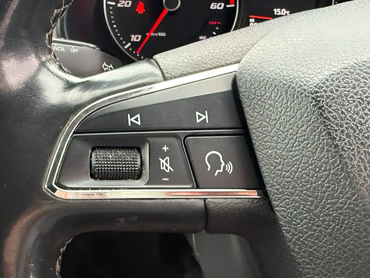 Used 2019 SEAT Leon Se Dynamic Blue - Interior and Exterior details 11