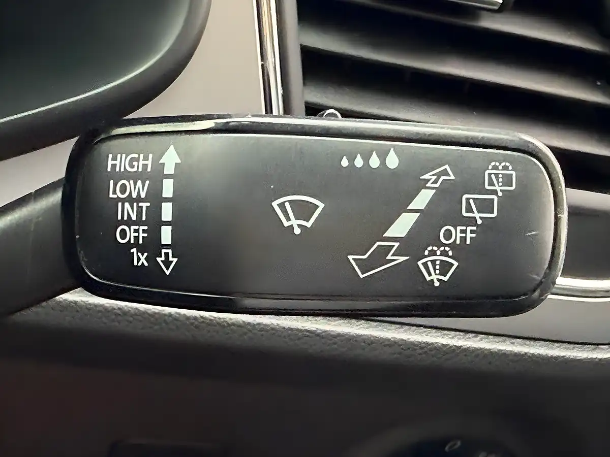 Used 2019 SEAT Leon Se Dynamic Blue - Interior and Exterior details 16