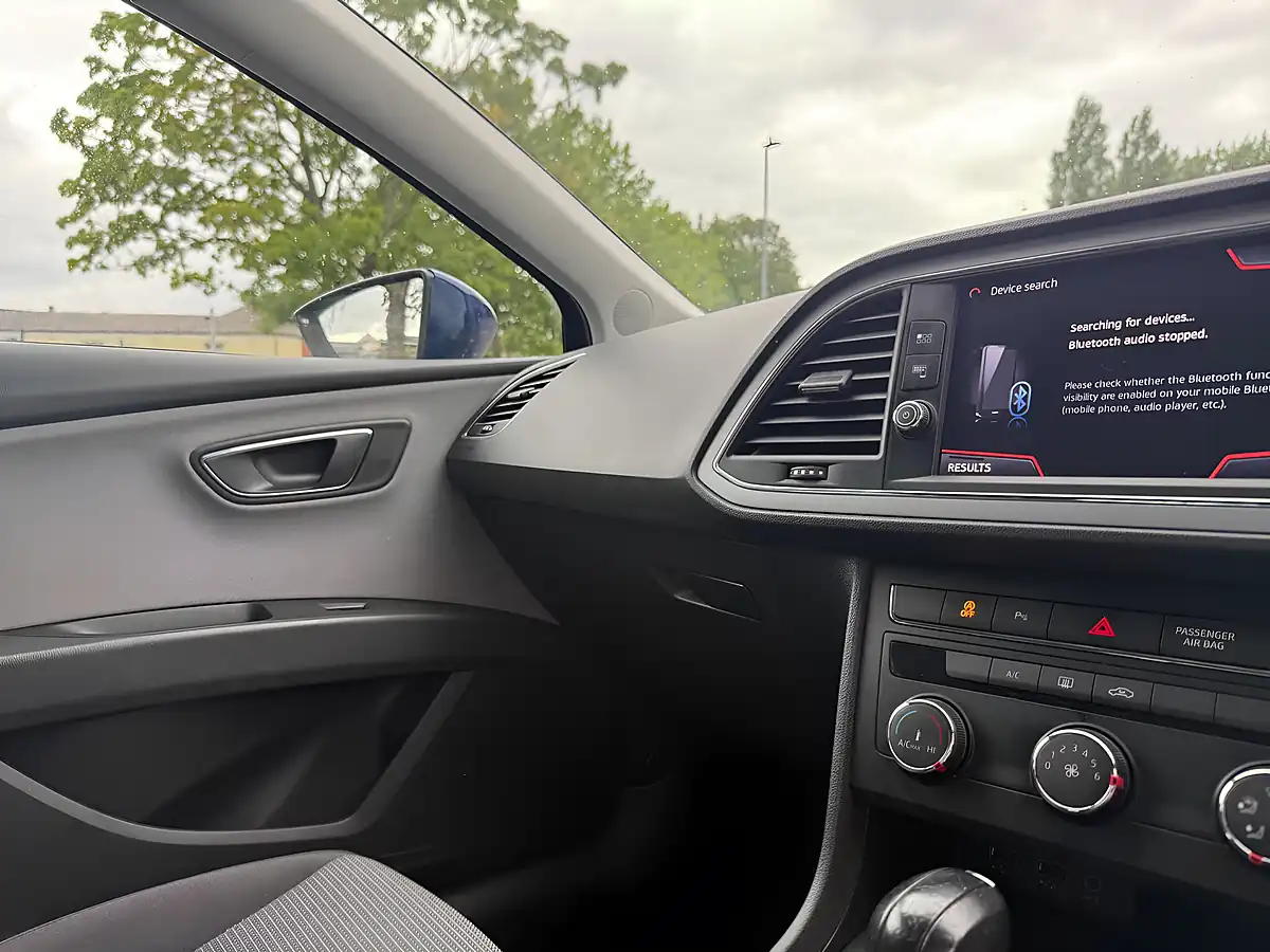 Used 2019 SEAT Leon Se Dynamic Blue - Interior and Exterior details 17