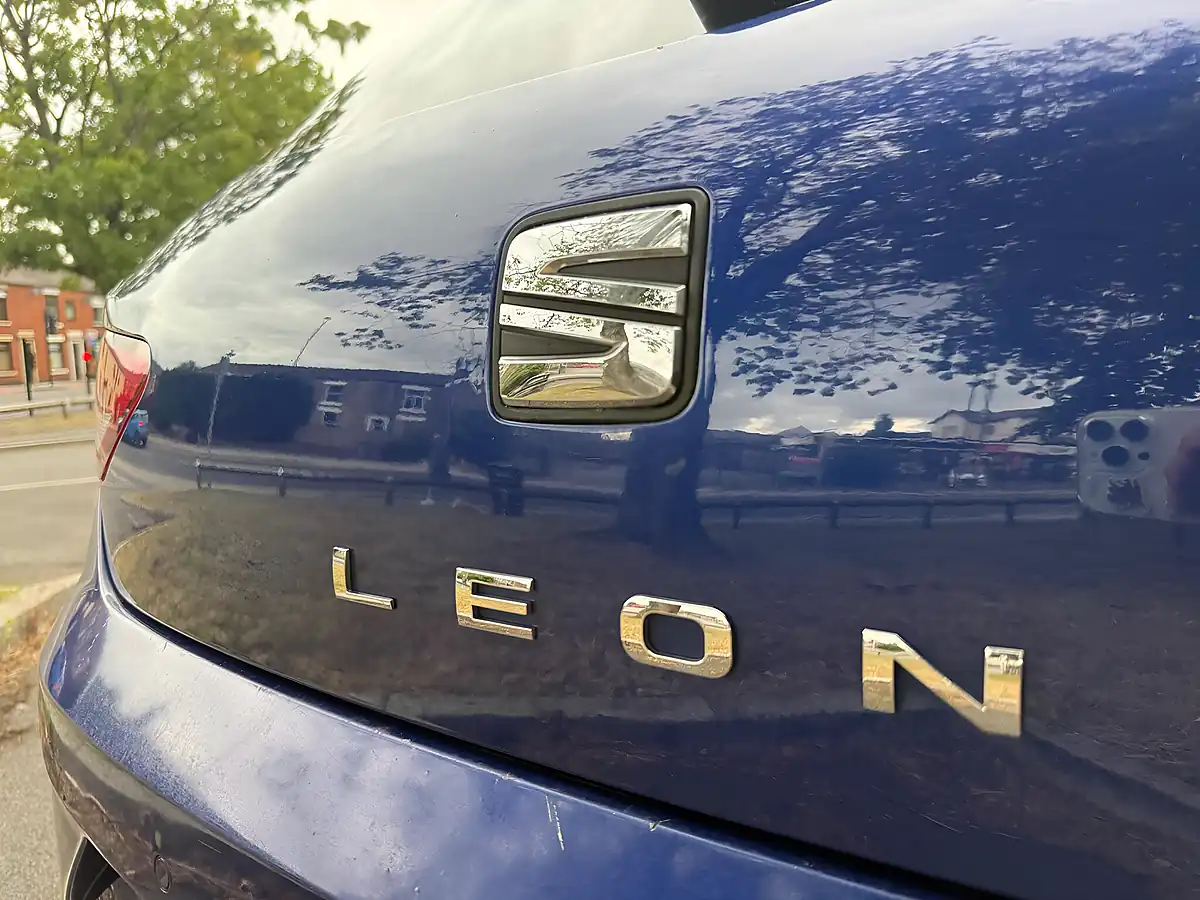 Used 2019 SEAT Leon Se Dynamic Blue - Interior and Exterior details 20