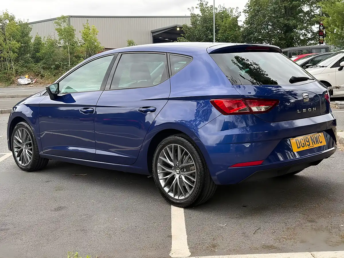 Used 2019 SEAT Leon Se Dynamic Blue - Interior and Exterior details 5