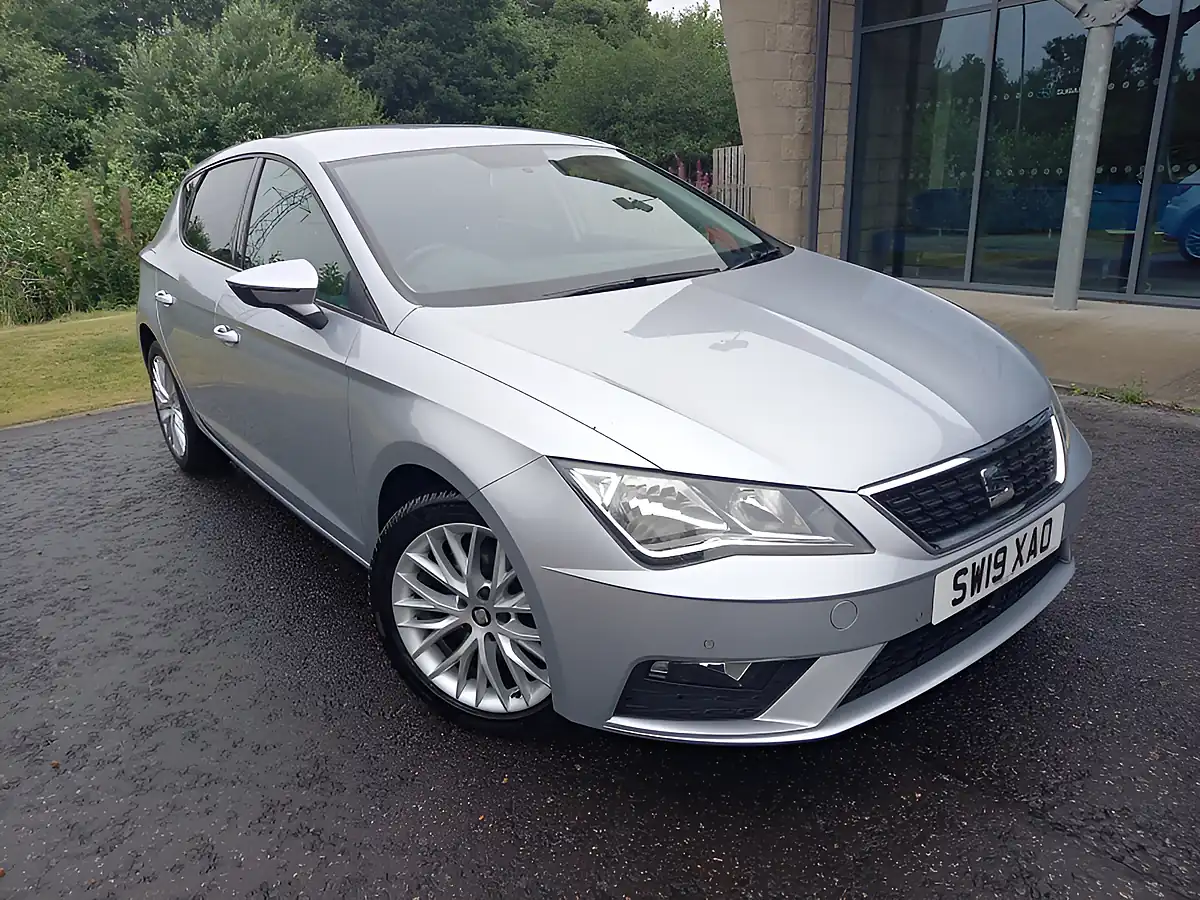 Used 2019 SEAT Leon Se Dynamic [ez] Silver - Front View