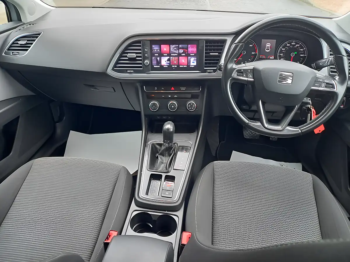 Used 2019 SEAT Leon Se Dynamic [ez] Silver - Interior and Exterior details 11