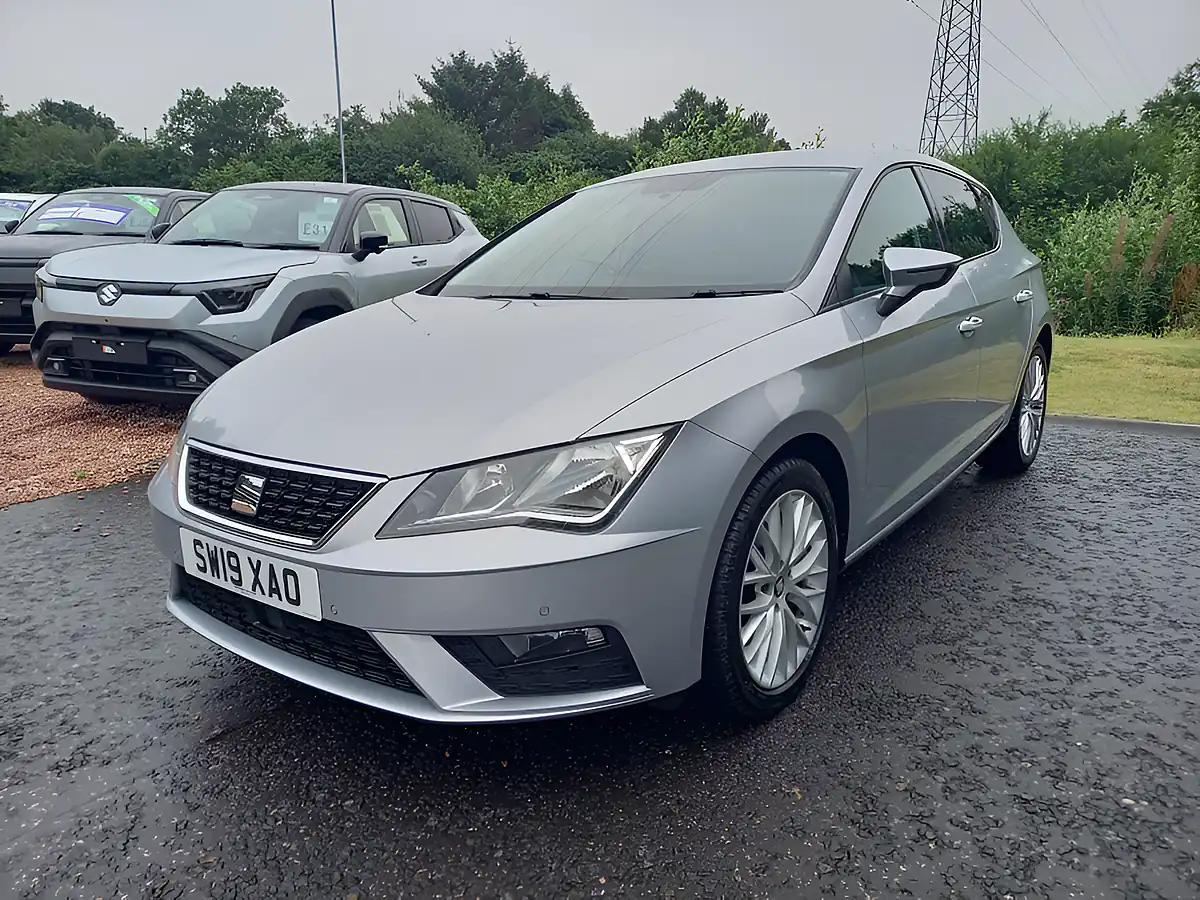 Used 2019 SEAT Leon Se Dynamic [ez] Silver - Interior and Exterior details 3