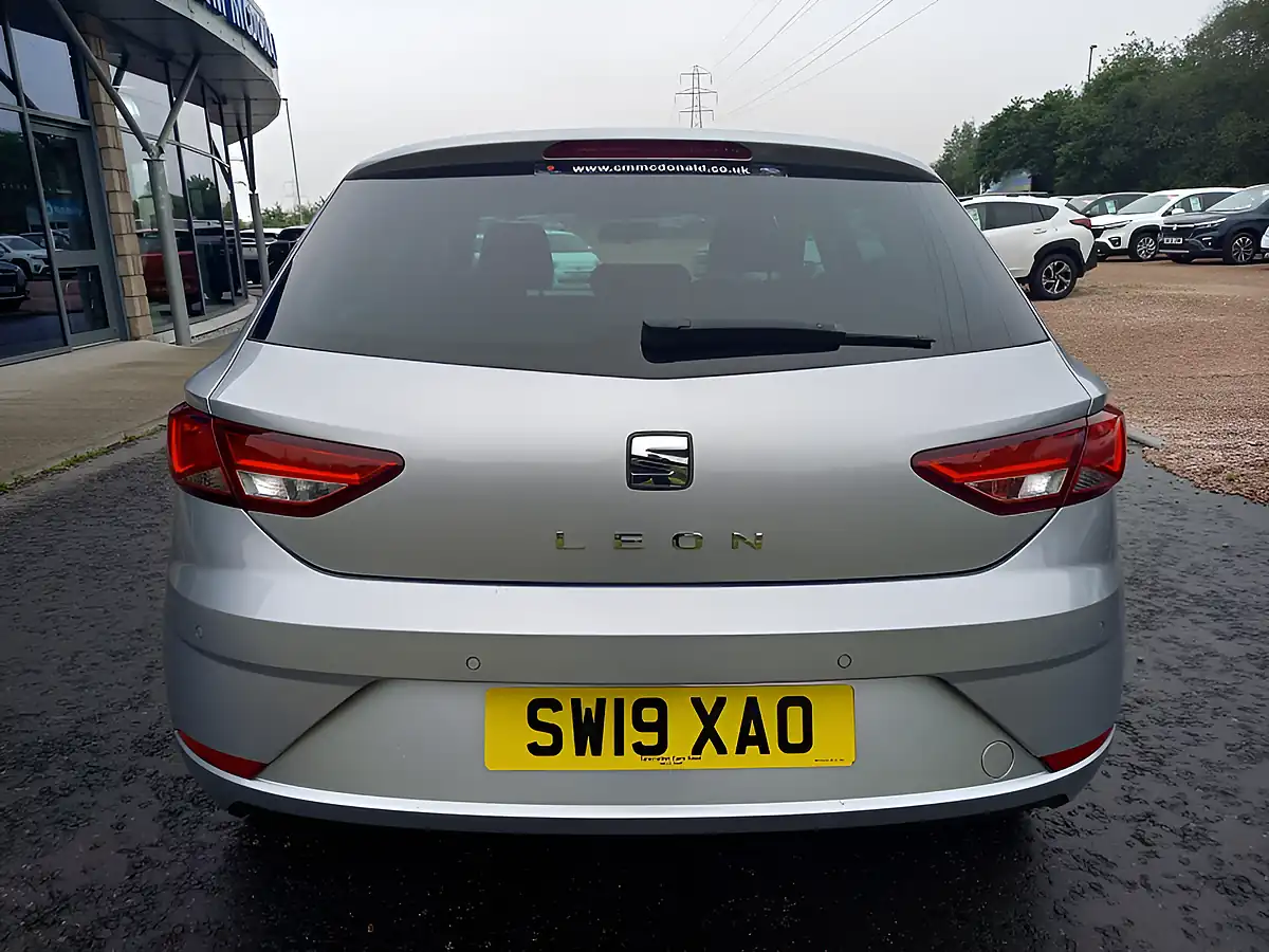 Used 2019 SEAT Leon Se Dynamic [ez] Silver - Interior and Exterior details 6
