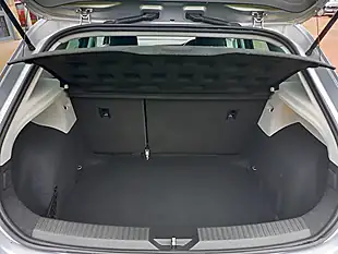 Used 2019 SEAT Leon Se Dynamic [ez] Silver - Interior and Exterior details 7