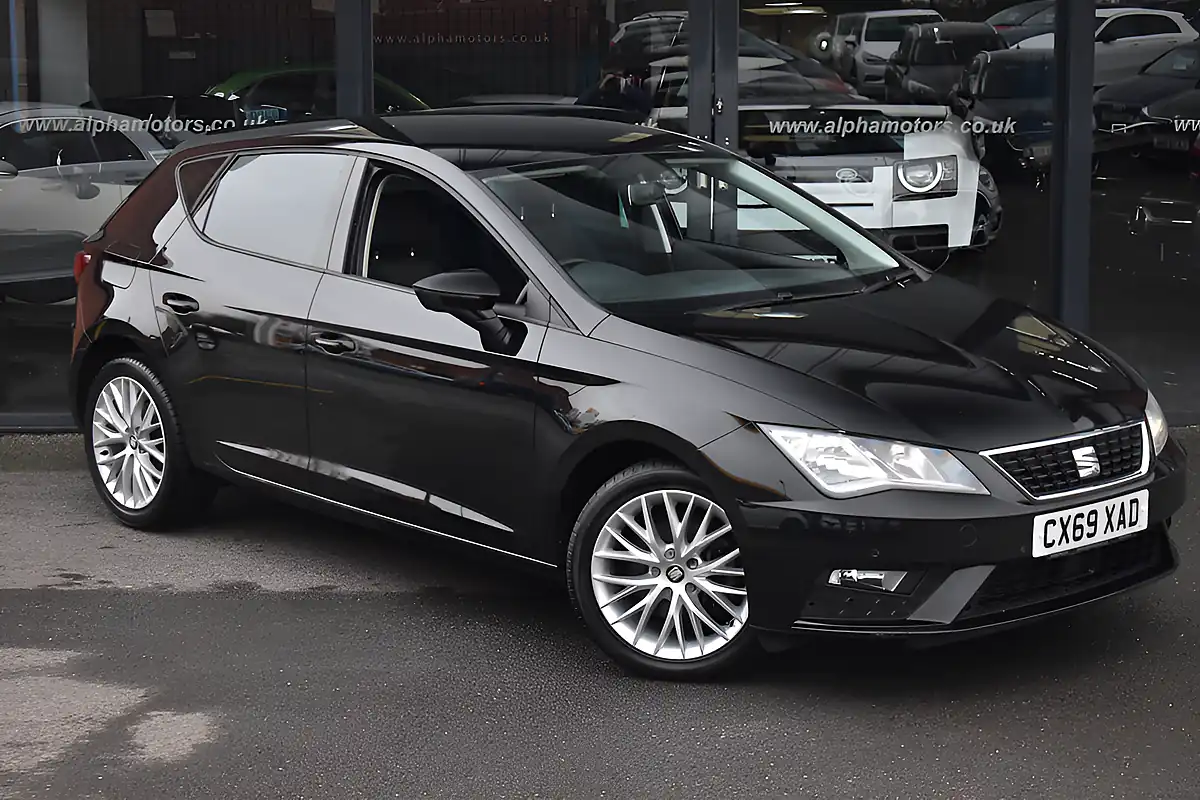 Used 2019 SEAT Leon Se Dynamic Midnight Black - Front View