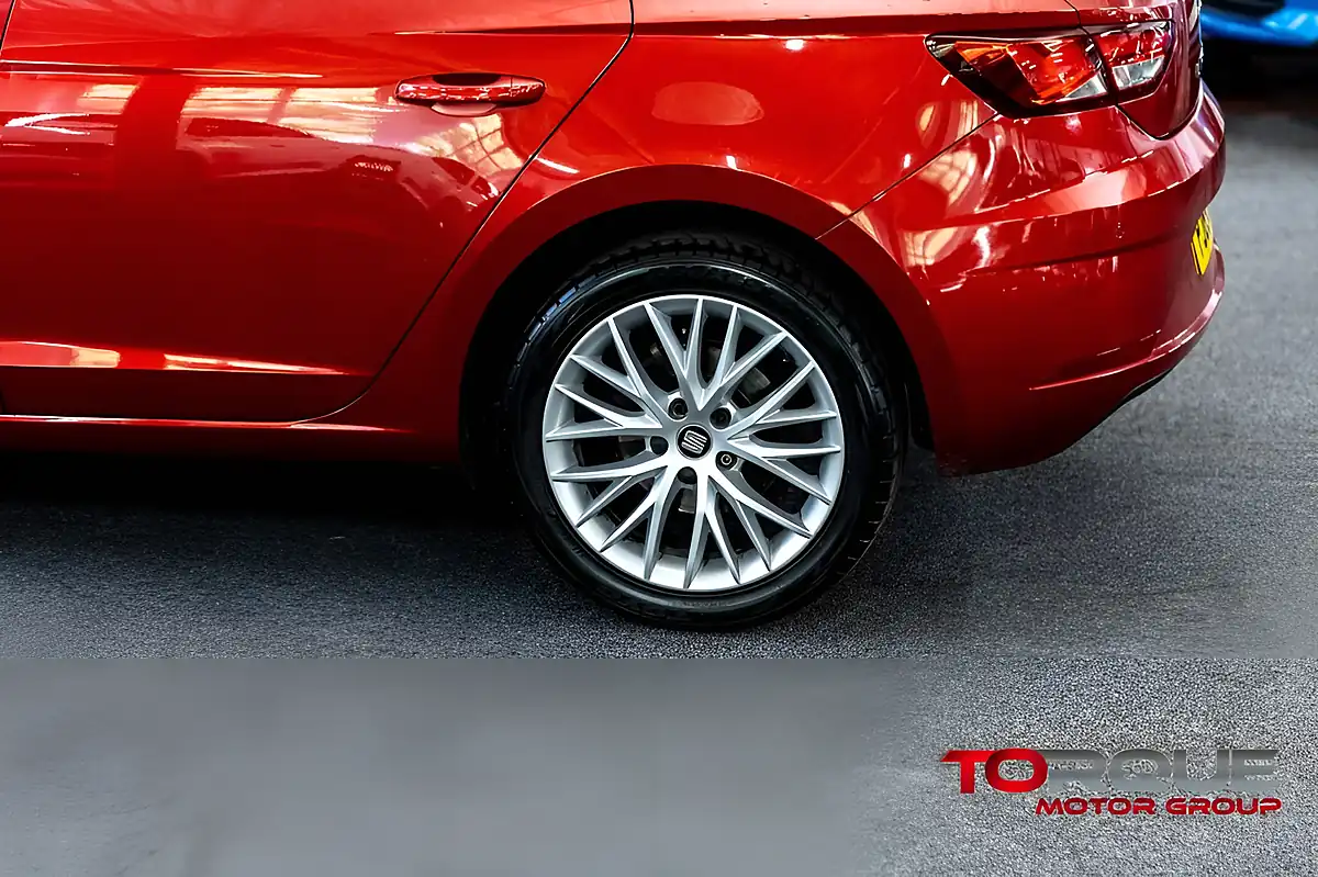 Used 2019 SEAT Leon Se Dynamic Red - Interior and Exterior details 7