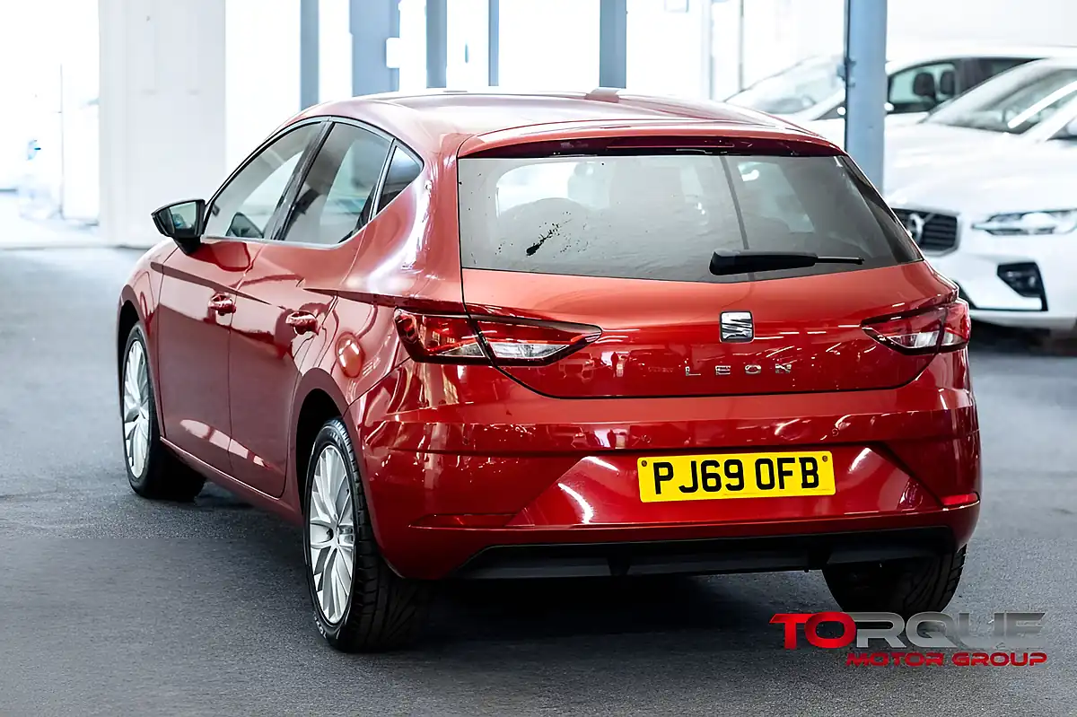 Used 2019 SEAT Leon Se Dynamic Red - Interior and Exterior details 8