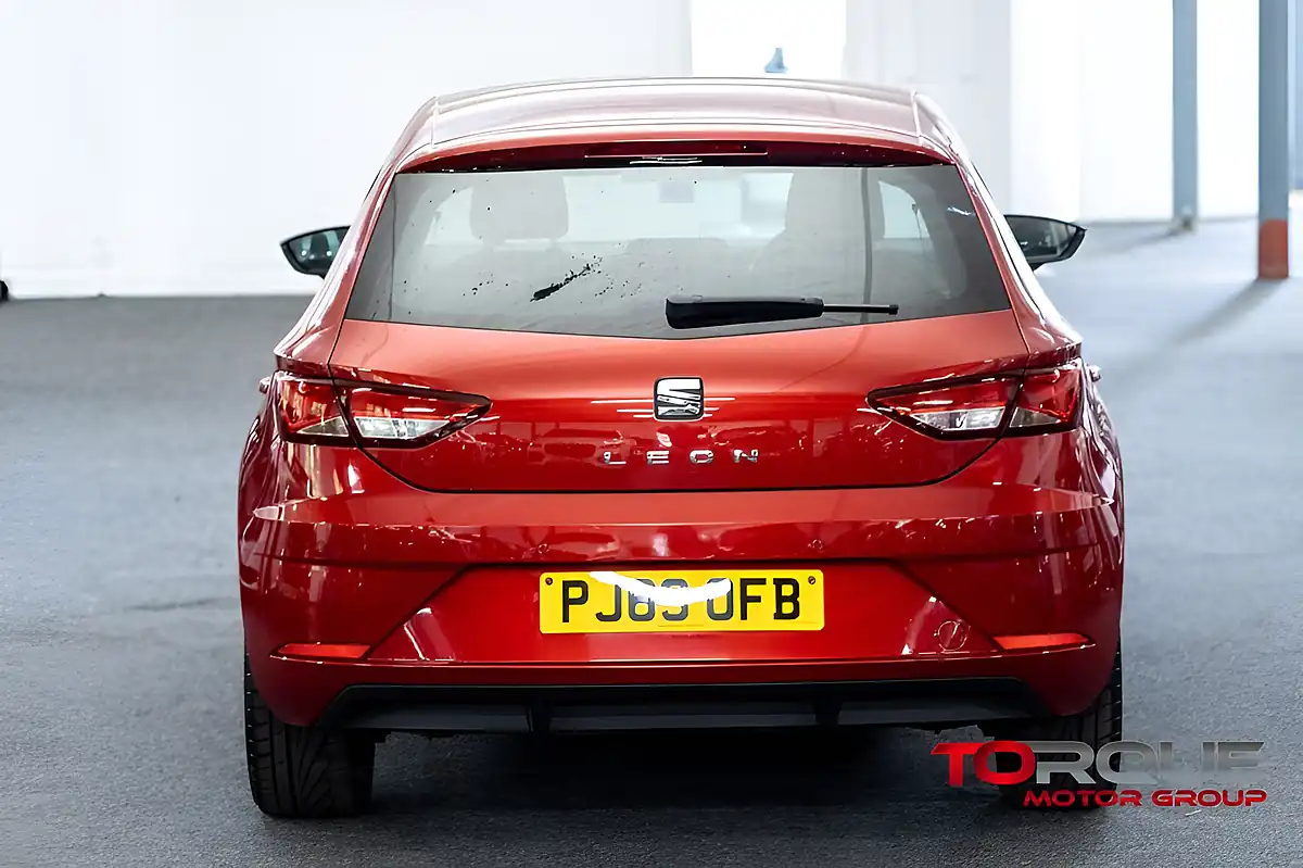 Used 2019 SEAT Leon Se Dynamic Red - Interior and Exterior details 9