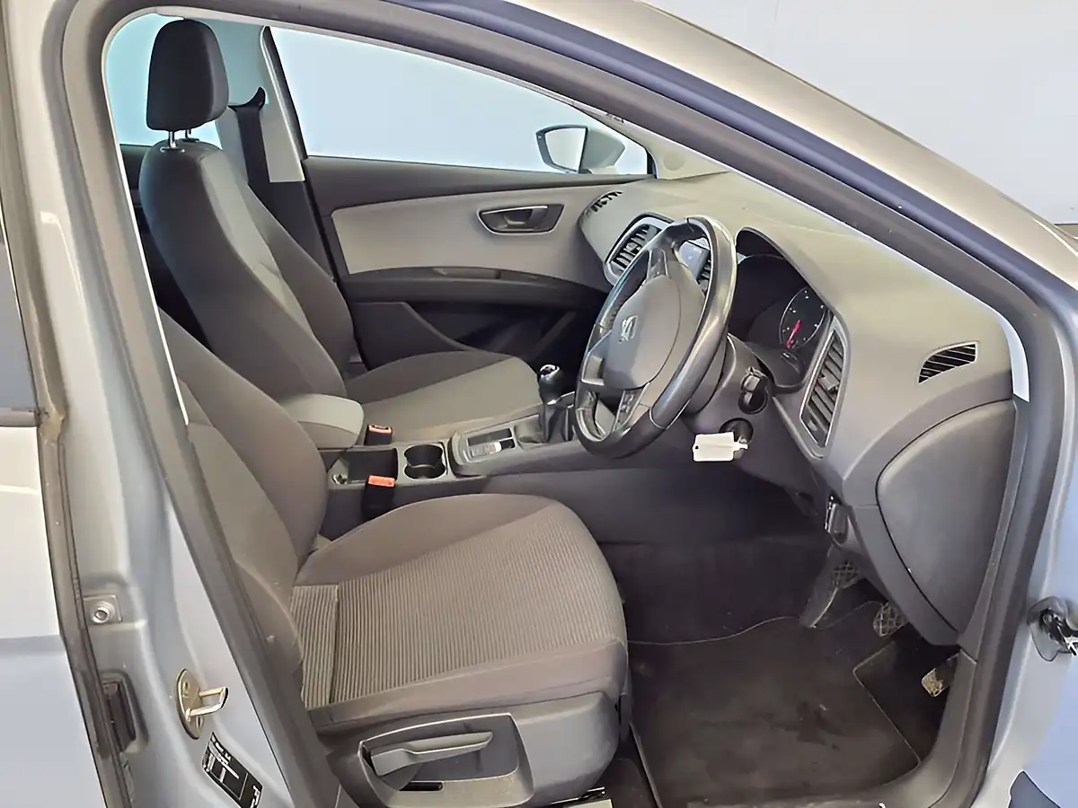Used 2019 SEAT Leon Se Dynamic Silver - Interior and Exterior details 10