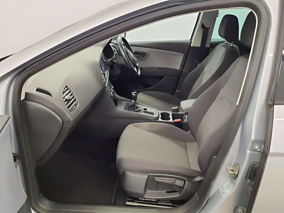 Used 2019 SEAT Leon Se Dynamic Silver - Interior and Exterior details 11