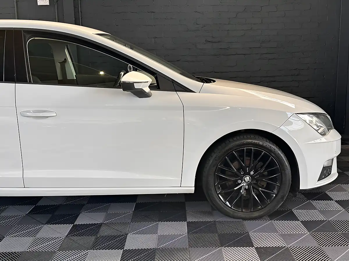 Used 2019 SEAT Leon Se Dynamic White - Interior and Exterior details 11