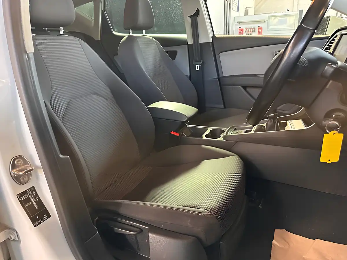Used 2019 SEAT Leon Se Dynamic White - Interior and Exterior details 12