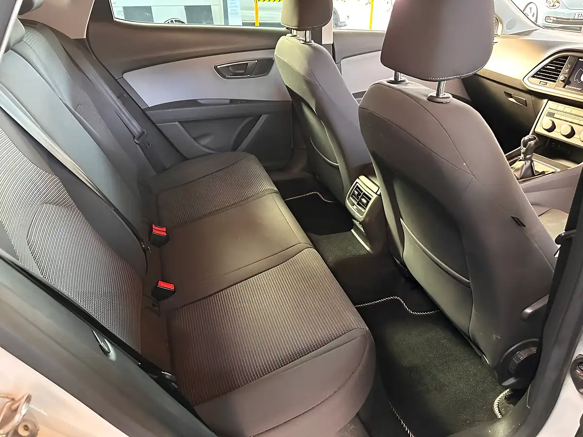 Used 2019 SEAT Leon Se Dynamic White - Interior and Exterior details 13