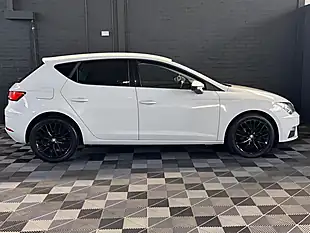 Used 2019 SEAT Leon Se Dynamic White - Interior and Exterior details 3