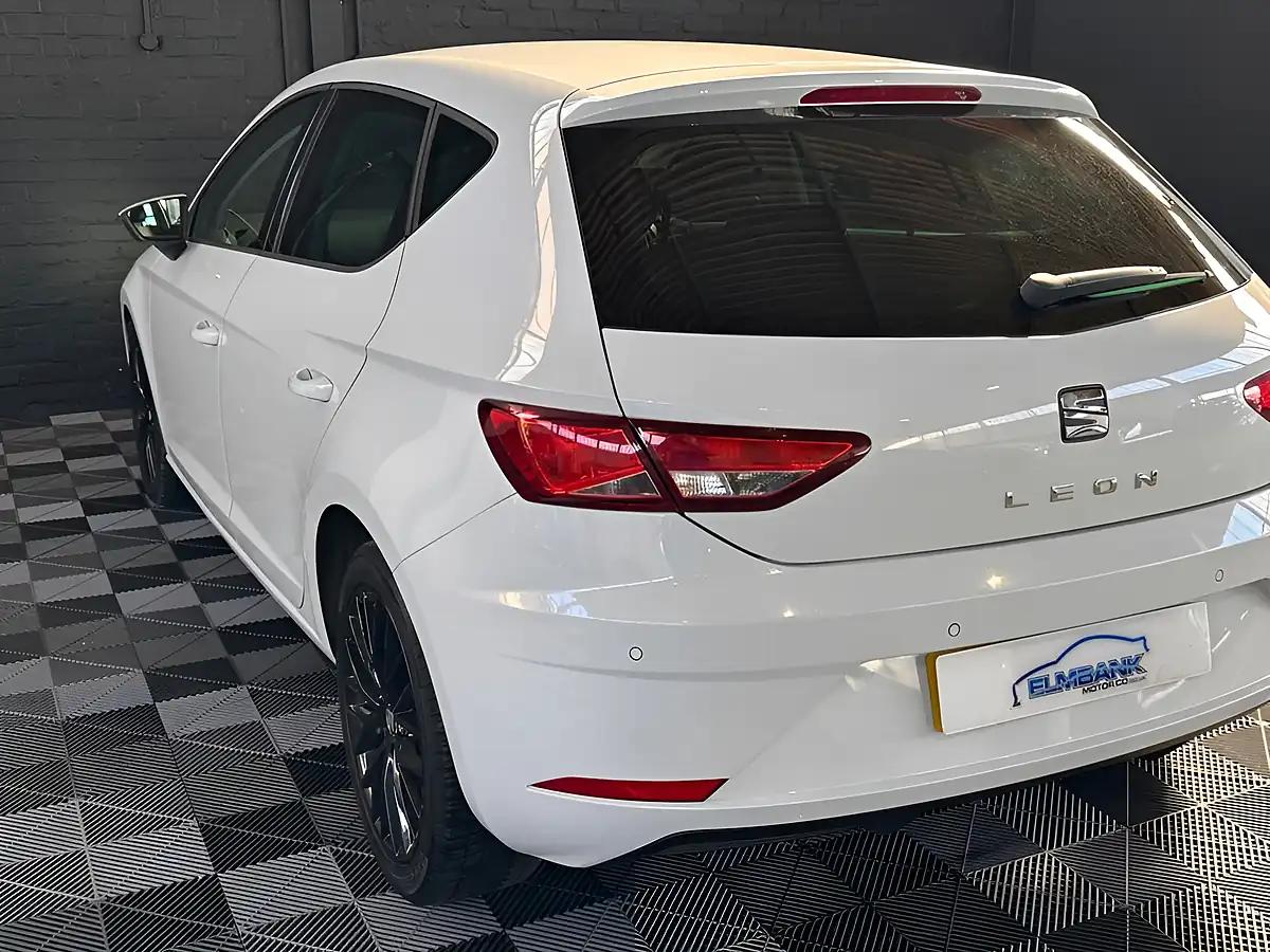 Used 2019 SEAT Leon Se Dynamic White - Interior and Exterior details 9