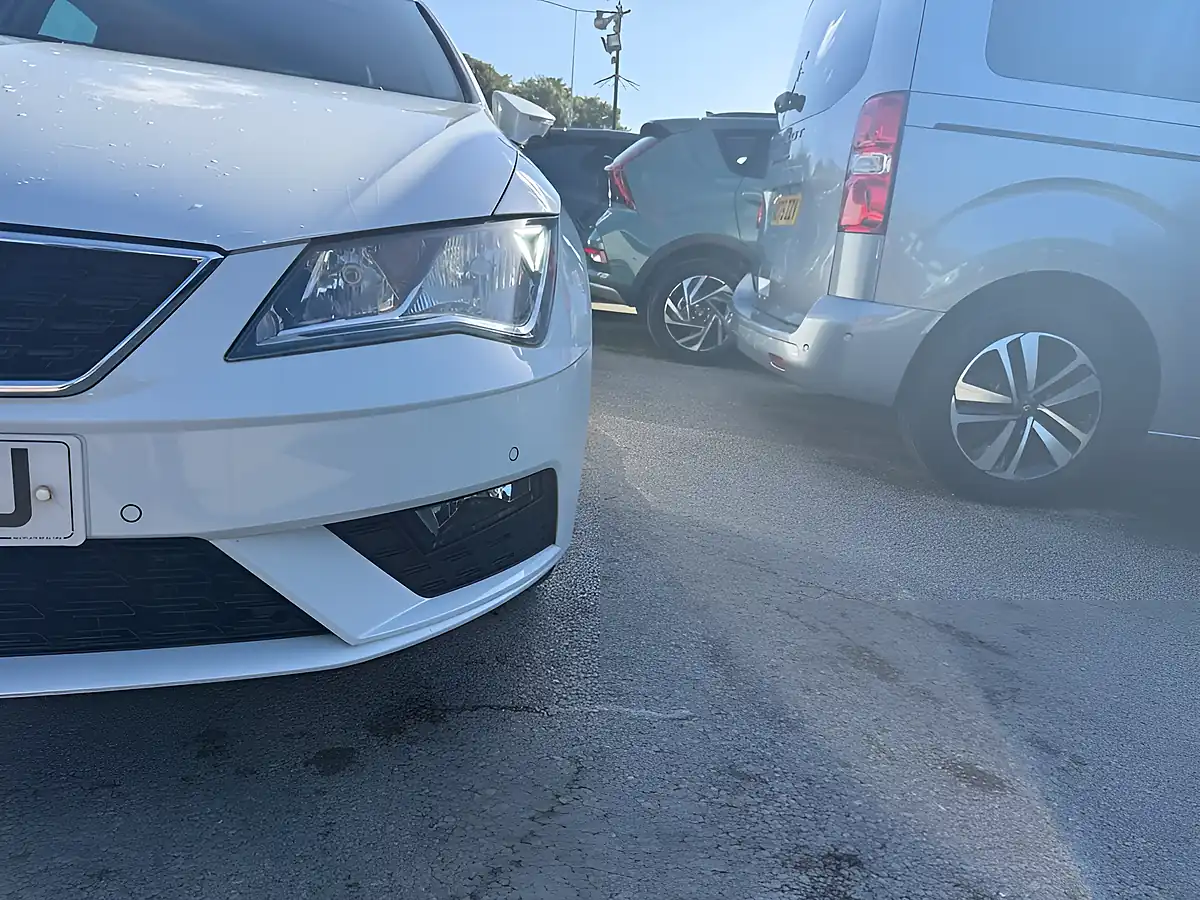 Used 2019 SEAT Leon Se Dynamic White - Interior and Exterior details 13