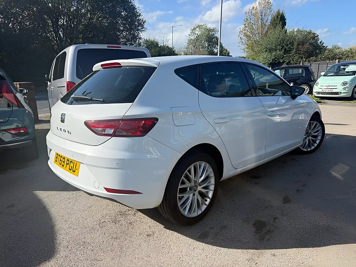 Used 2019 SEAT Leon Se Dynamic White - Interior and Exterior details 4