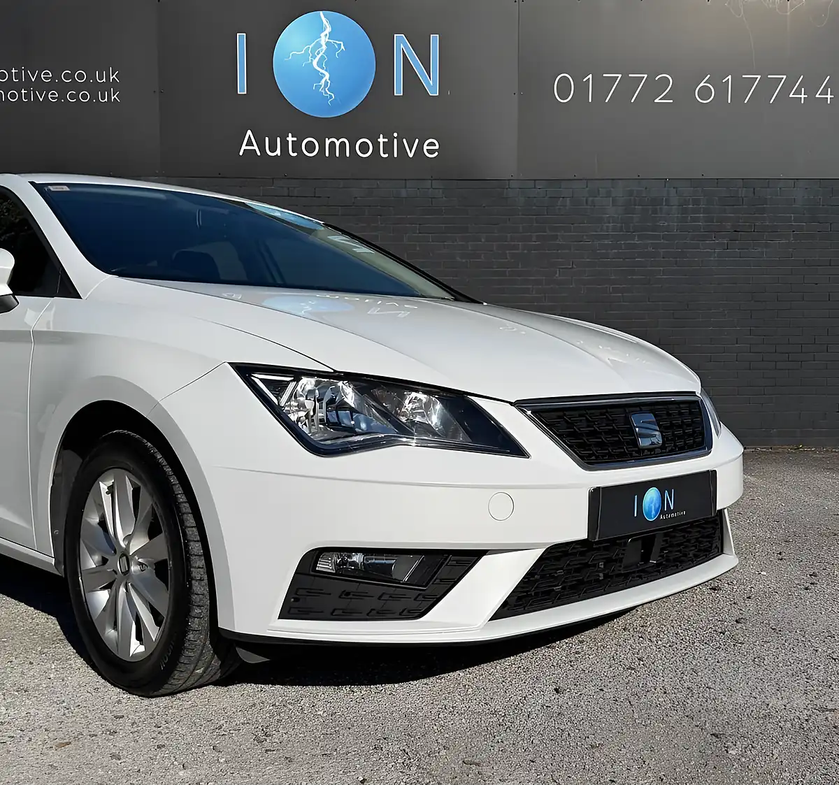 Used 2019 SEAT Leon Se Nevada White Met - Interior and Exterior details 10