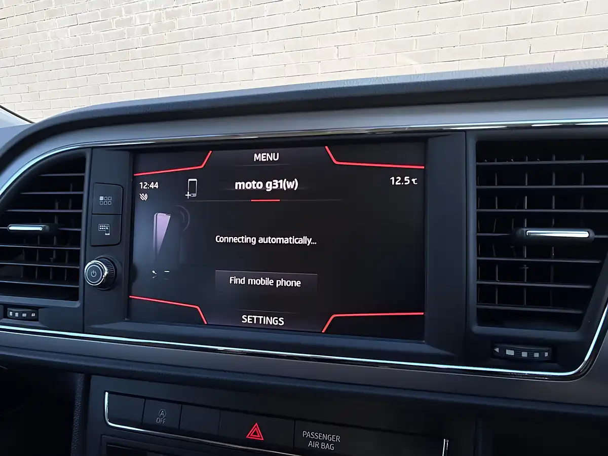 Used 2019 SEAT Leon Se Nevada White Met - Interior and Exterior details 18