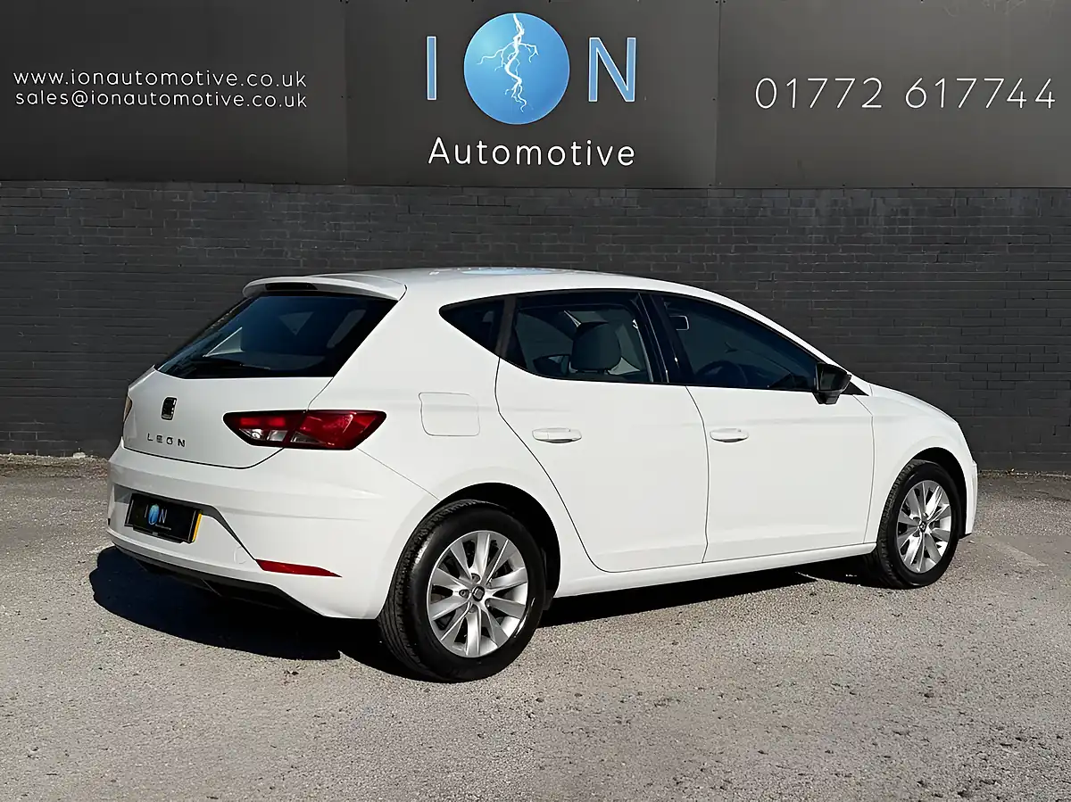 Used 2019 SEAT Leon Se Nevada White Met - Interior and Exterior details 2
