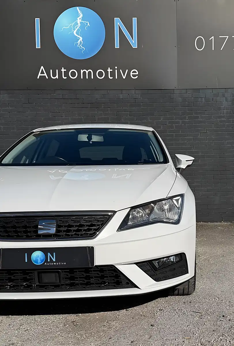 Used 2019 SEAT Leon Se Nevada White Met - Interior and Exterior details 4