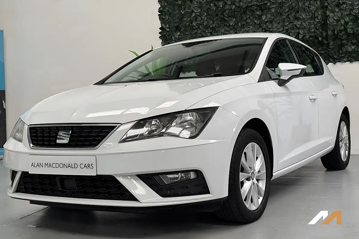 Used 2019 SEAT Leon Se White - Interior and Exterior details 10