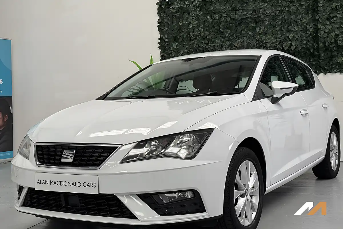 Used 2019 SEAT Leon Se White - Interior and Exterior details 18