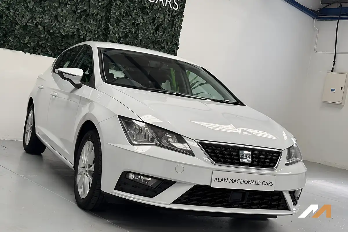 Used 2019 SEAT Leon Se White - Interior and Exterior details 19