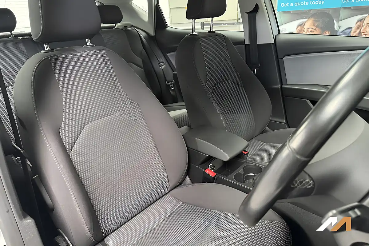 Used 2019 SEAT Leon Se White - Interior and Exterior details 2