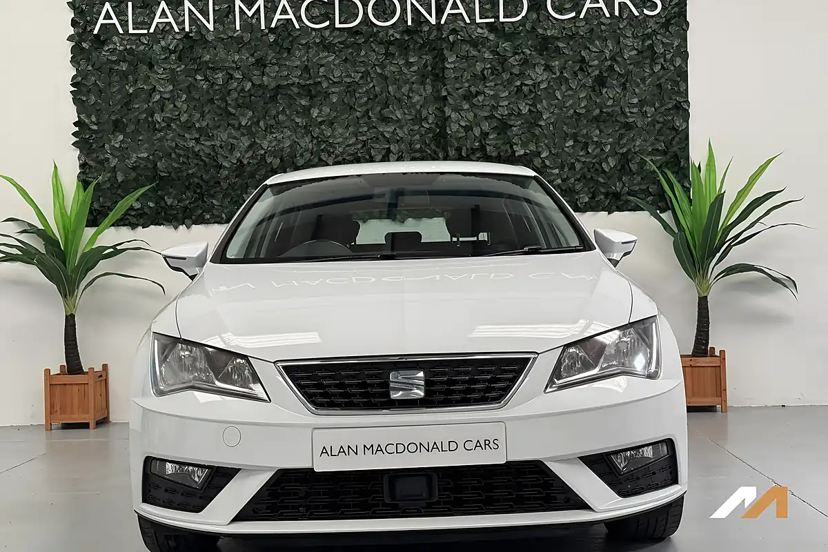 Used 2019 SEAT Leon Se White - Interior and Exterior details 5