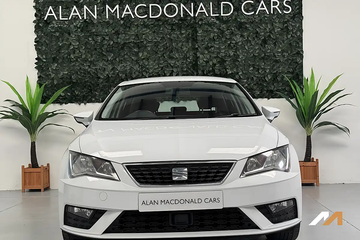 Used 2019 SEAT Leon Se White - Interior and Exterior details 6