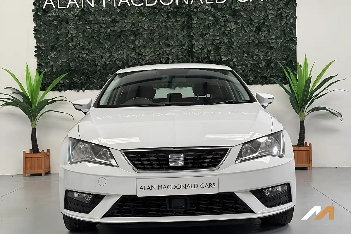 Used 2019 SEAT Leon Se White - Interior and Exterior details 9