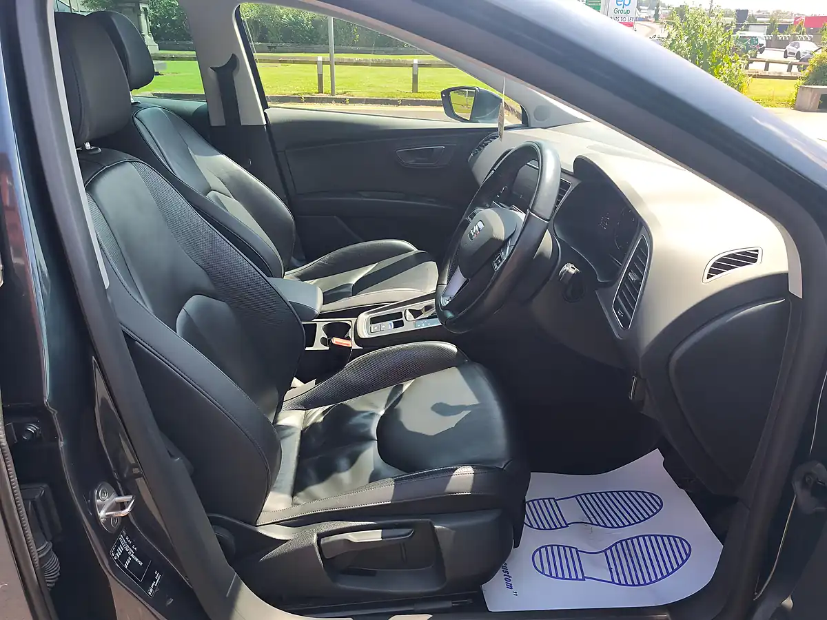 Used 2019 SEAT Leon Xcellence Lux Grey - Interior and Exterior details 12
