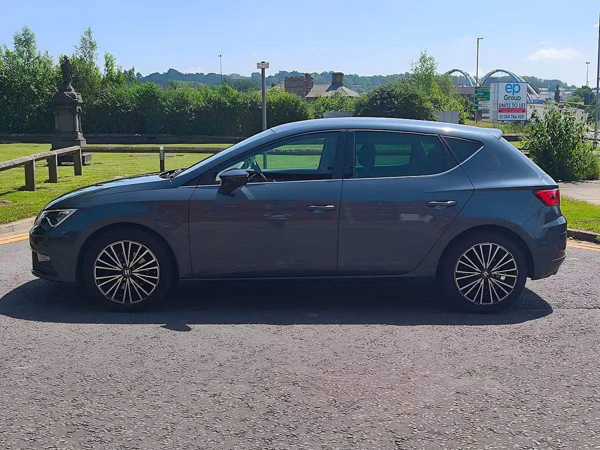 Used 2019 SEAT Leon Xcellence Lux Grey - Interior and Exterior details 13