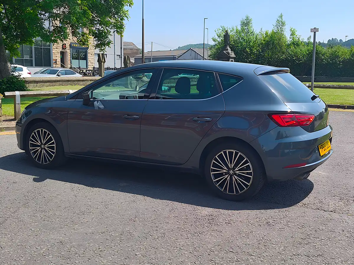 Used 2019 SEAT Leon Xcellence Lux Grey - Interior and Exterior details 14