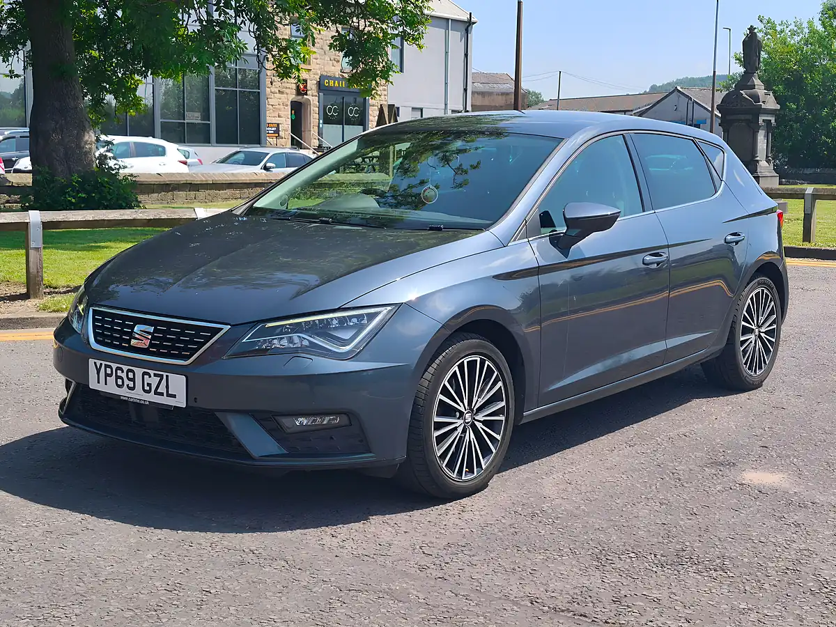 Used 2019 SEAT Leon Xcellence Lux Grey - Interior and Exterior details 9