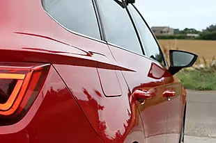 Used 2019 SEAT Leon Xcellence Lux ST Red - Interior and Exterior details 13