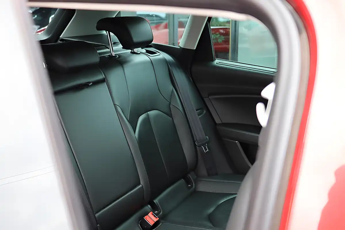 Used 2019 SEAT Leon Xcellence Lux ST Red - Interior and Exterior details 18