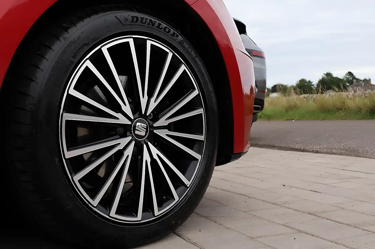 Used 2019 SEAT Leon Xcellence Lux ST Red - Interior and Exterior details 20