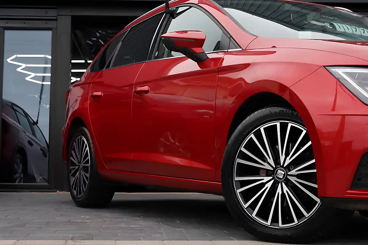 Used 2019 SEAT Leon Xcellence Lux ST Red - Interior and Exterior details 5