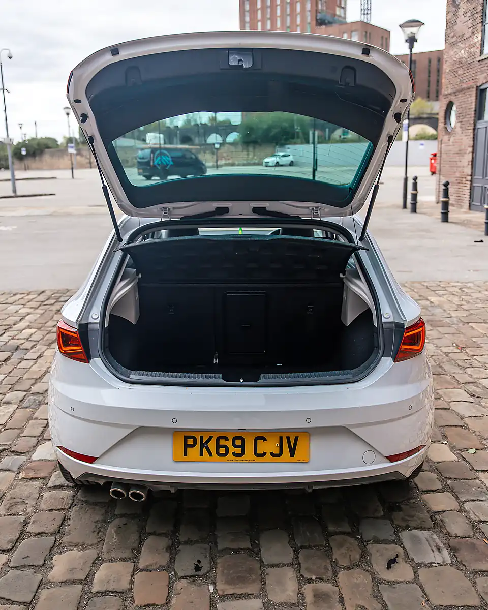 Used 2019 SEAT Leon Xcellence Lux White - Interior and Exterior details 11