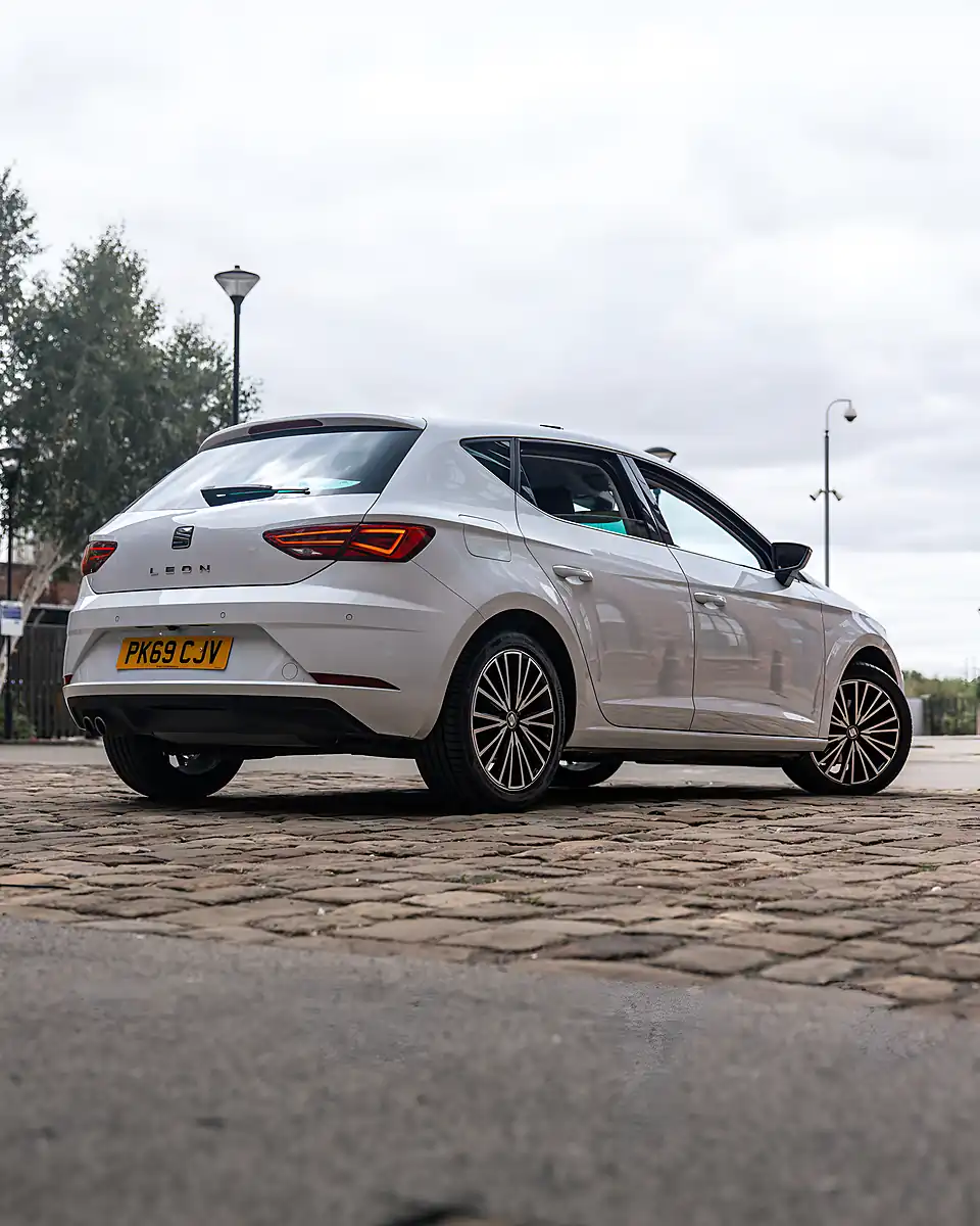 Used 2019 SEAT Leon Xcellence Lux White - Interior and Exterior details 13