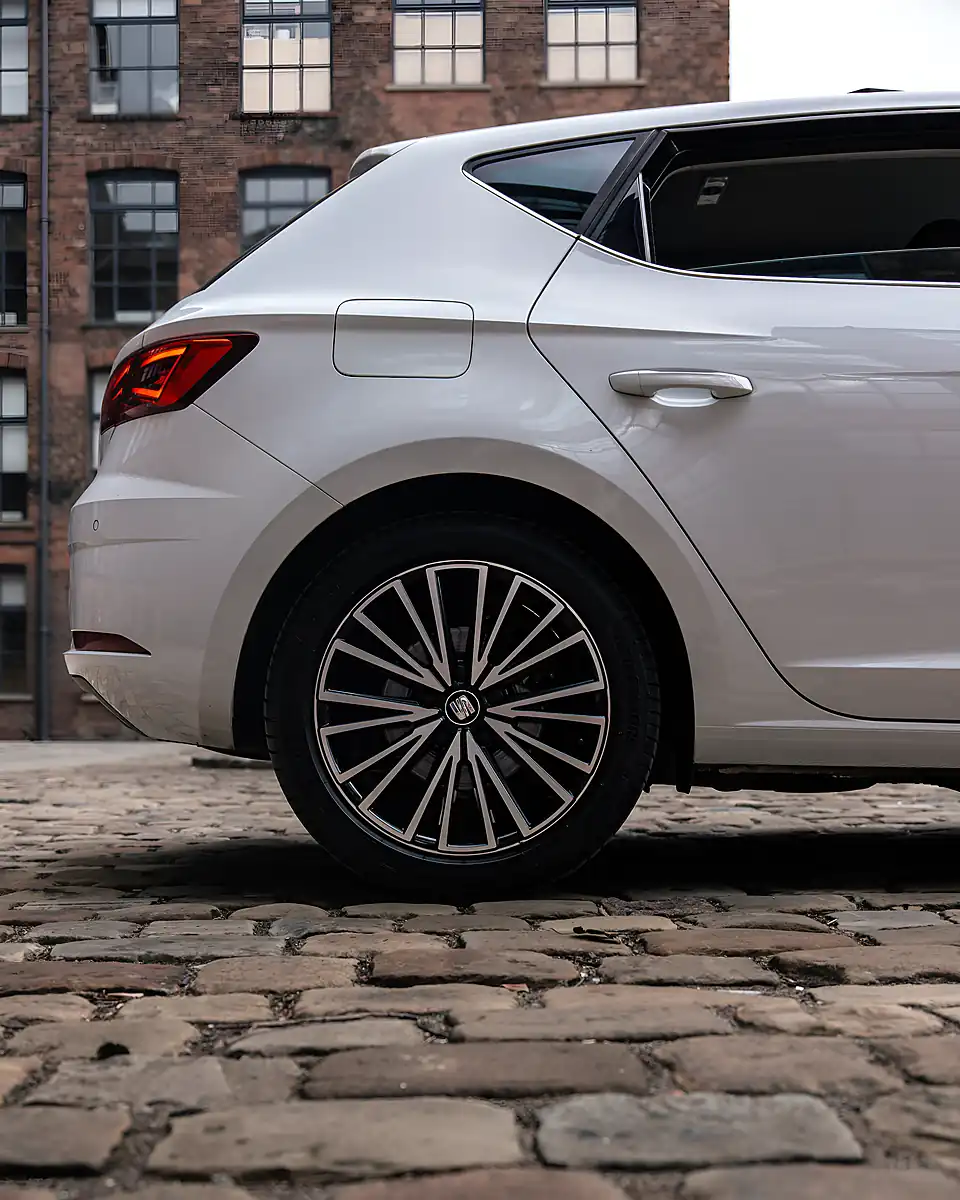 Used 2019 SEAT Leon Xcellence Lux White - Interior and Exterior details 20