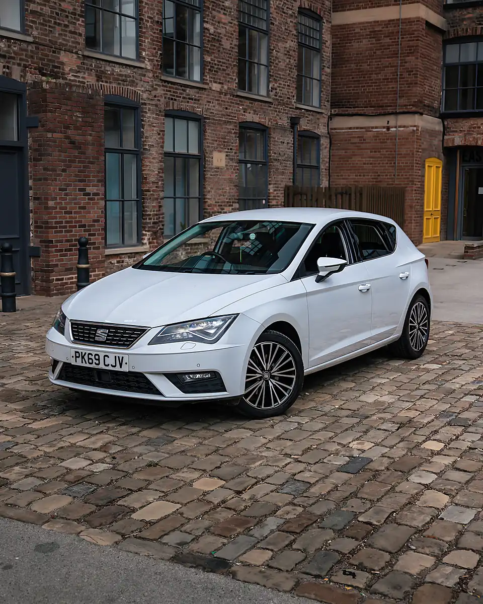 Used 2019 SEAT Leon Xcellence Lux White - Interior and Exterior details 4